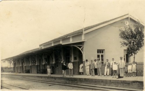 A estação de Morro Grande, provavelmente anos 1940. Foto cedida por Julio Cesar Piesigilli, Jaú, SP